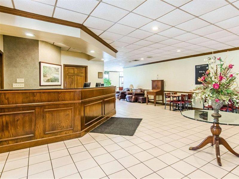 Econo Lodge Inn & Suites Norton Kültér fotó