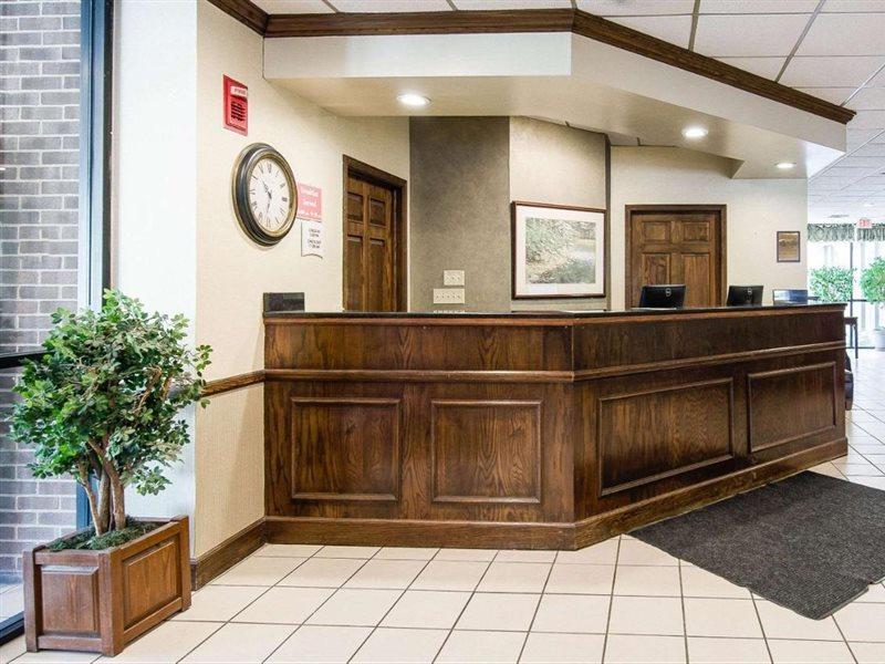 Econo Lodge Inn & Suites Norton Kültér fotó