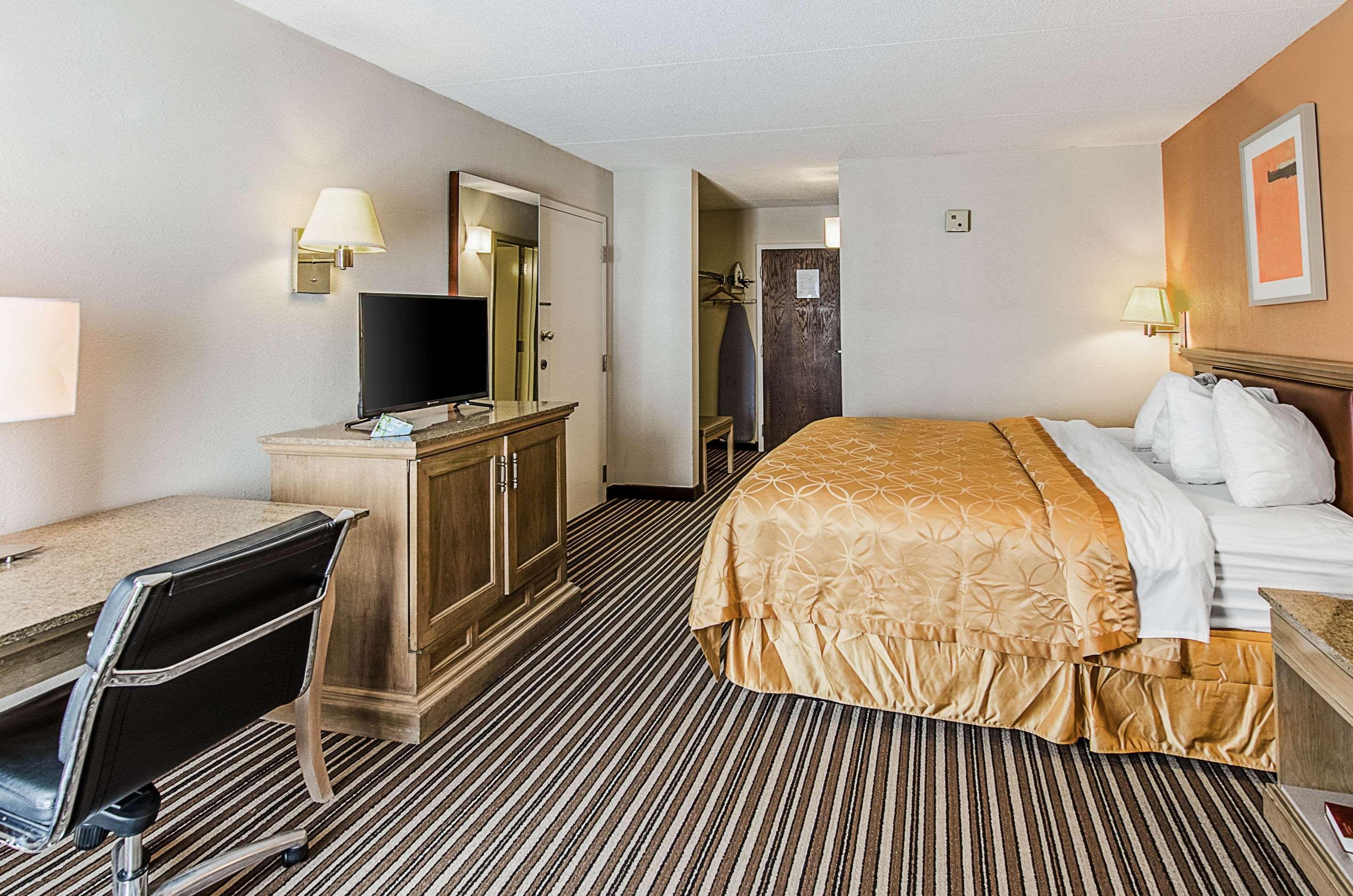 Econo Lodge Inn & Suites Norton Kültér fotó