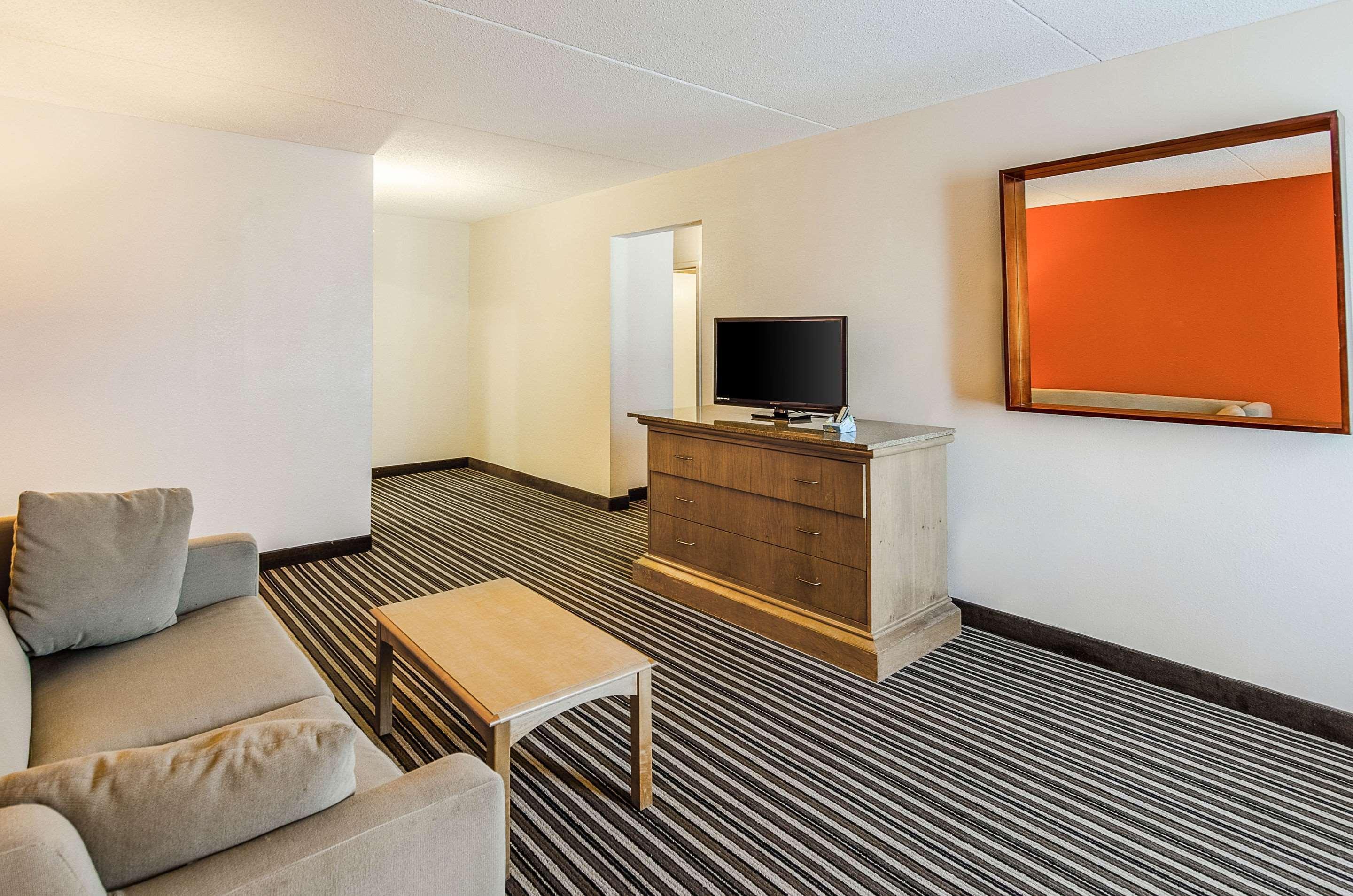 Econo Lodge Inn & Suites Norton Kültér fotó