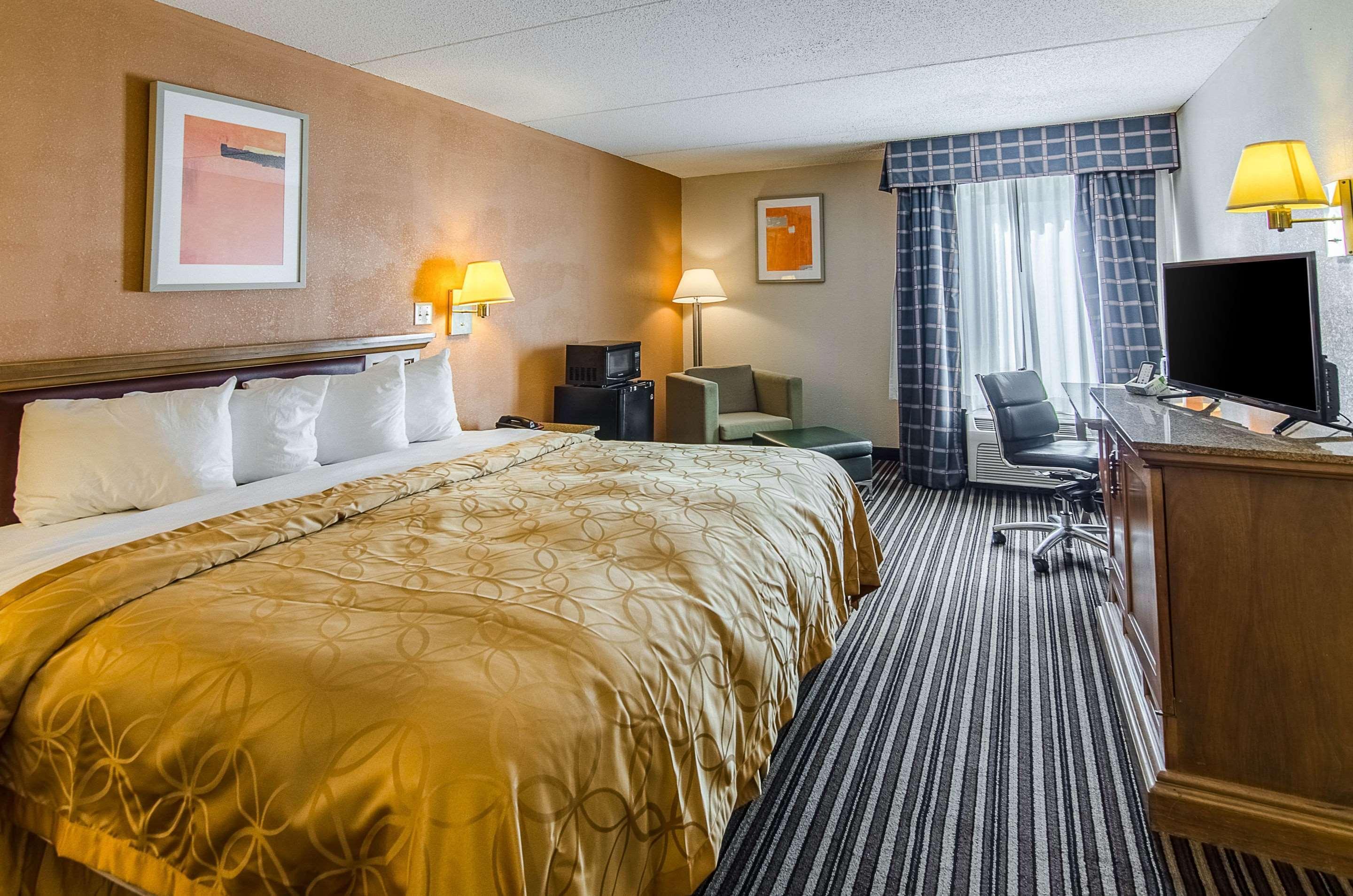 Econo Lodge Inn & Suites Norton Kültér fotó