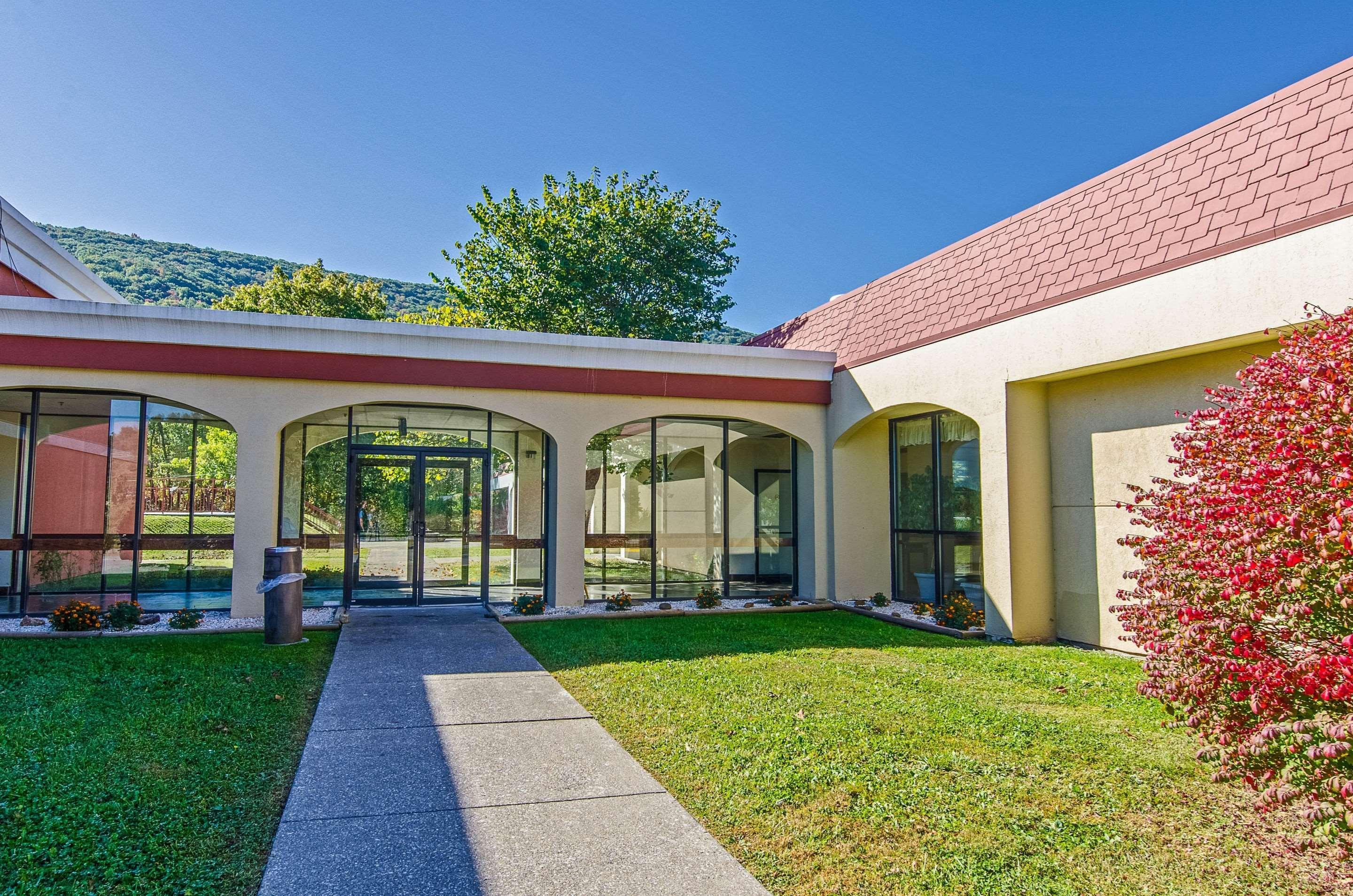 Econo Lodge Inn & Suites Norton Kültér fotó