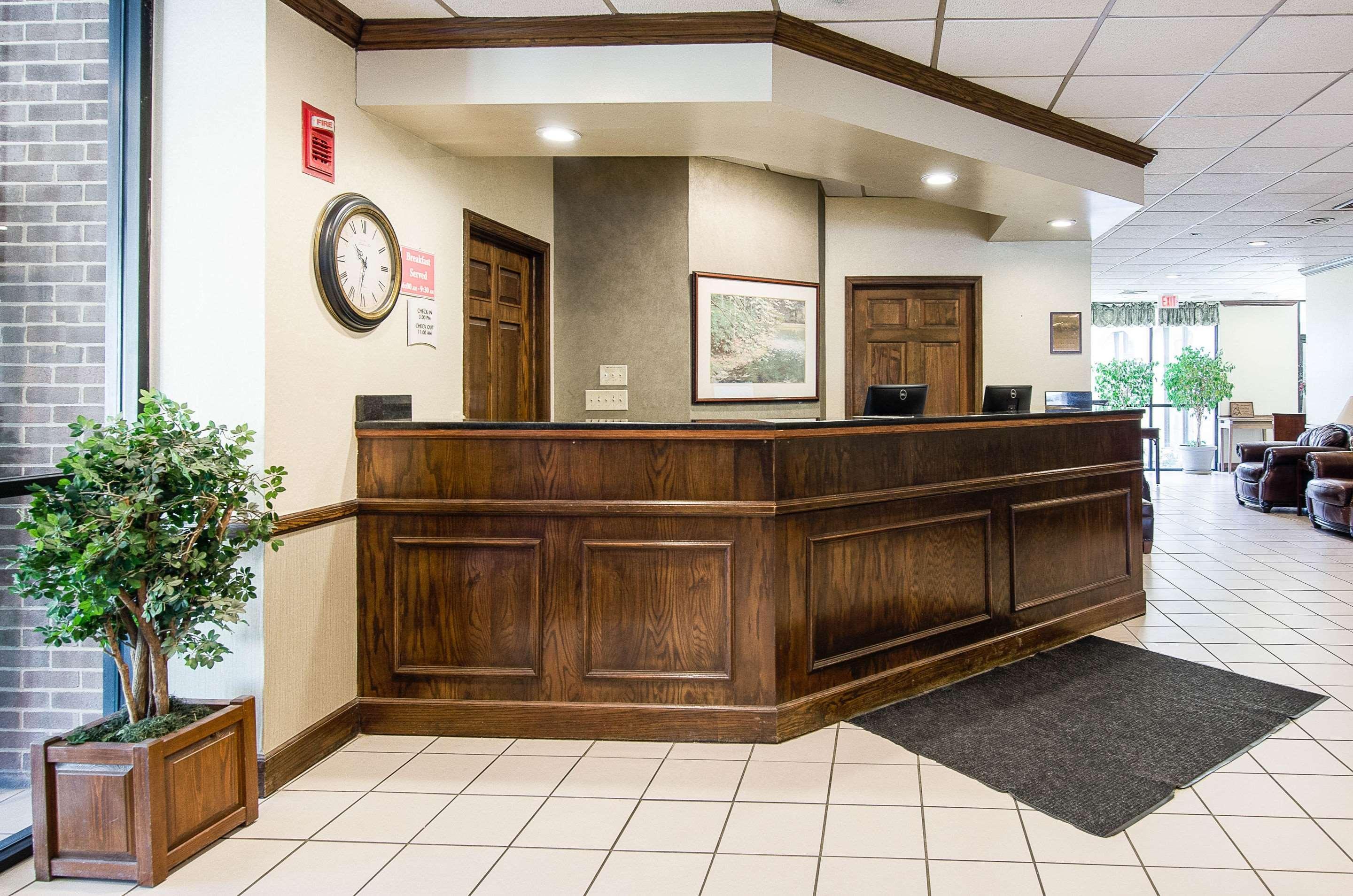 Econo Lodge Inn & Suites Norton Kültér fotó