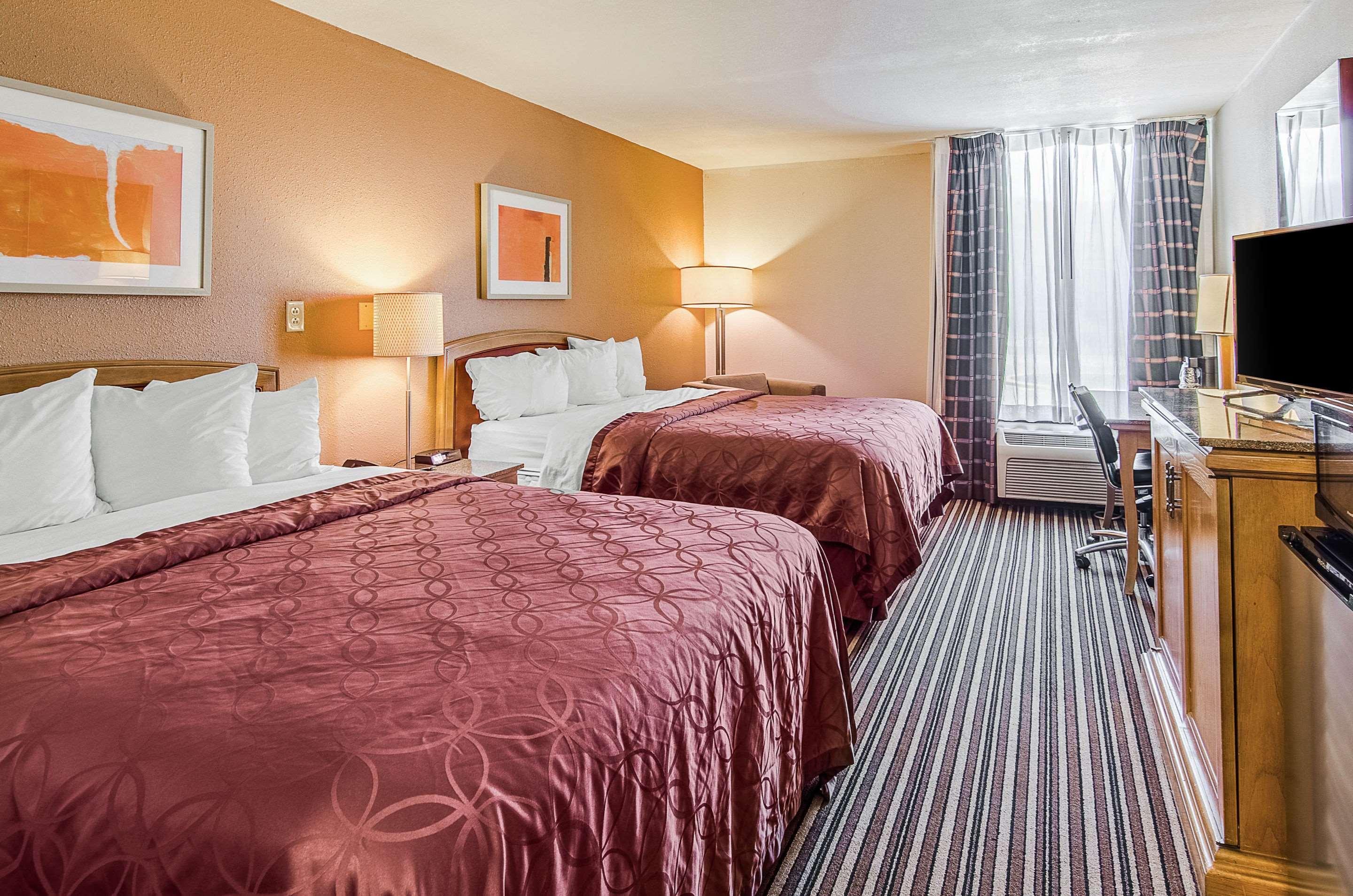 Econo Lodge Inn & Suites Norton Kültér fotó