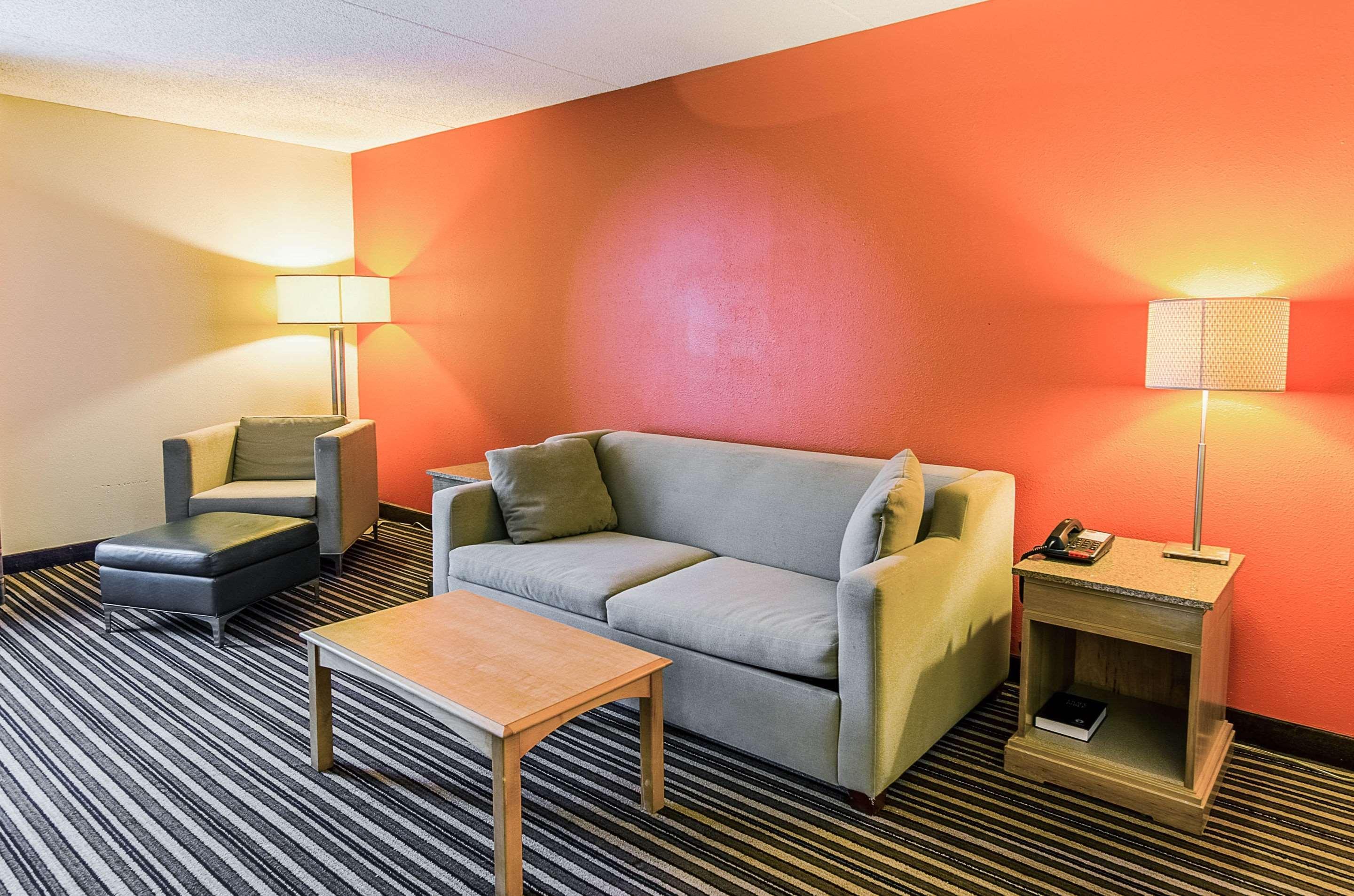 Econo Lodge Inn & Suites Norton Kültér fotó