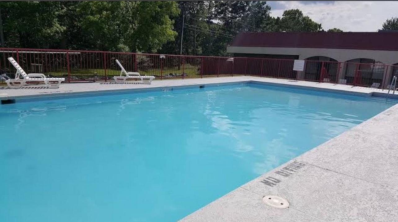 Econo Lodge Inn & Suites Norton Kültér fotó
