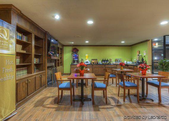 Econo Lodge Inn & Suites Norton Kültér fotó