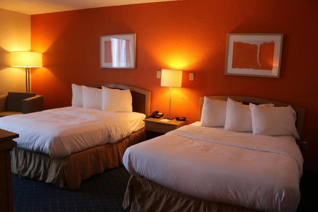 Econo Lodge Inn & Suites Norton Kültér fotó