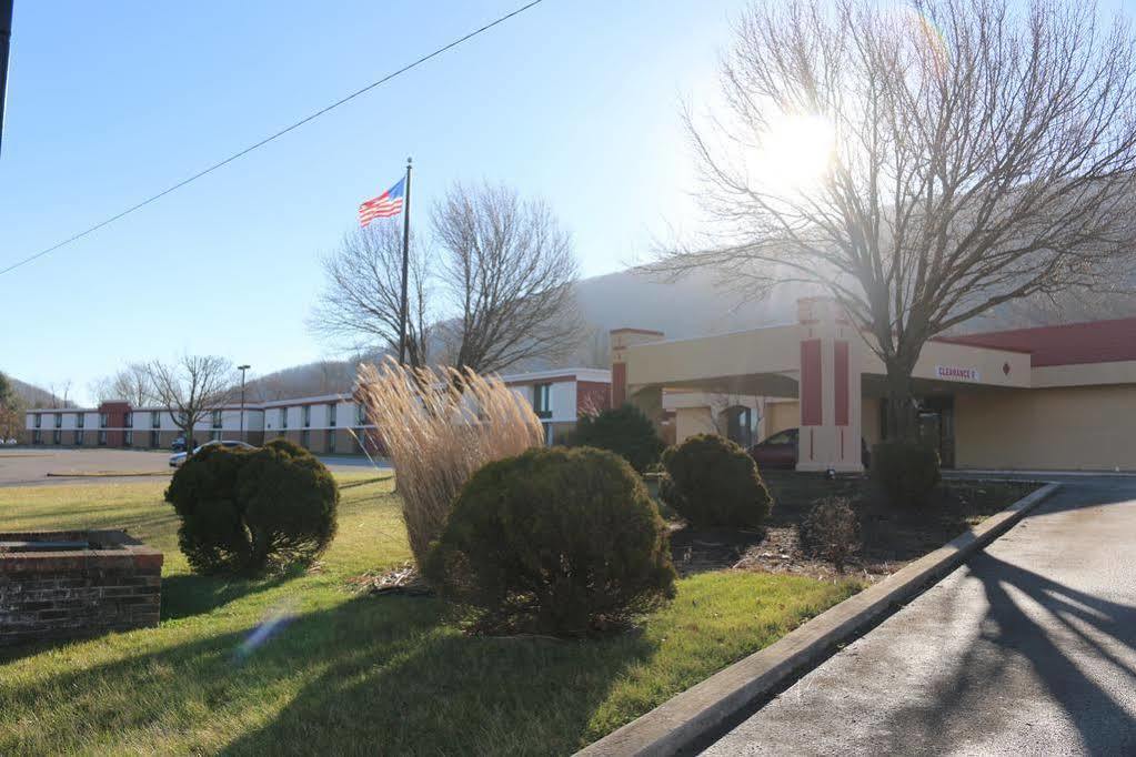 Econo Lodge Inn & Suites Norton Kültér fotó