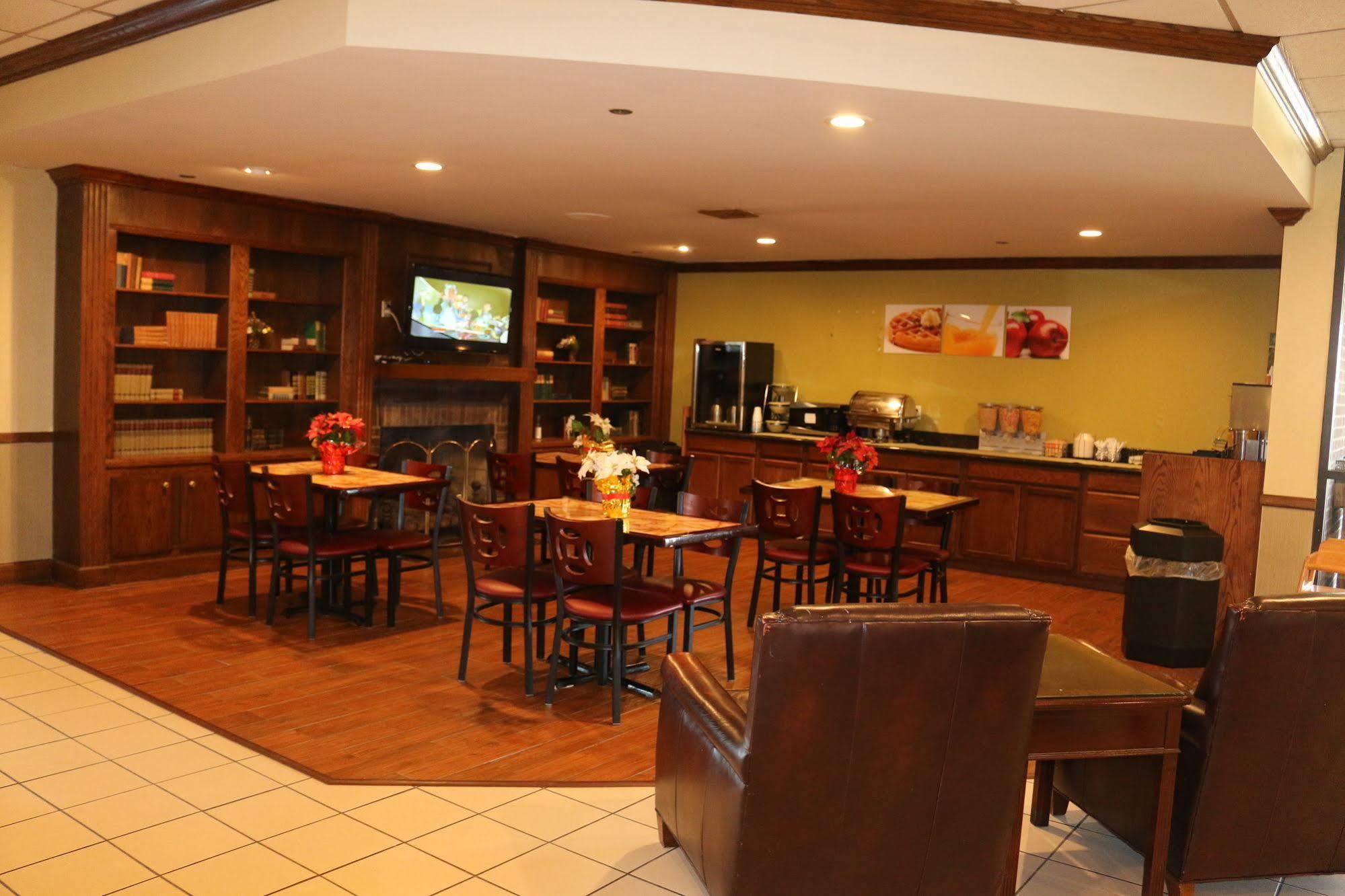 Econo Lodge Inn & Suites Norton Kültér fotó