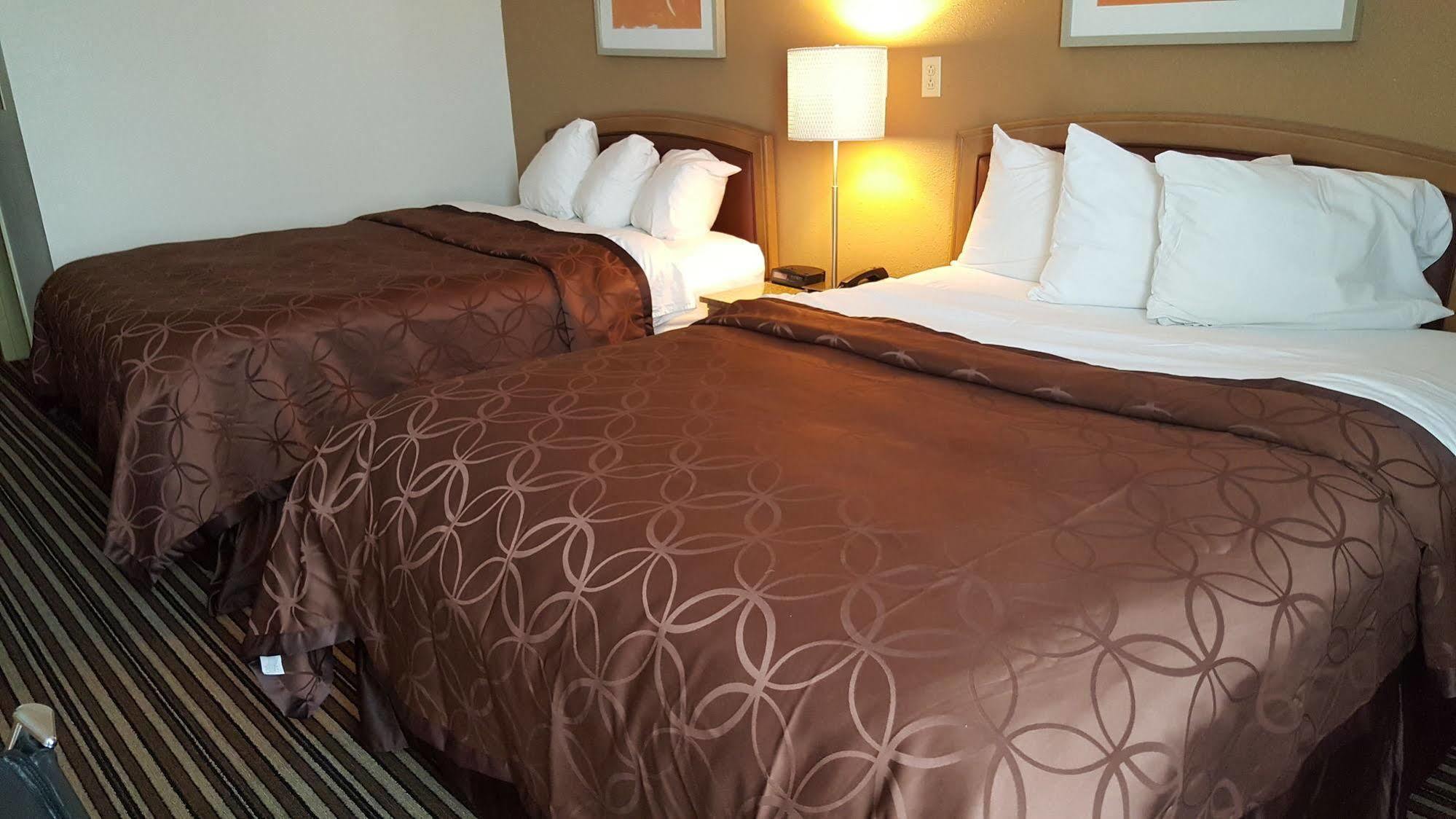 Econo Lodge Inn & Suites Norton Kültér fotó