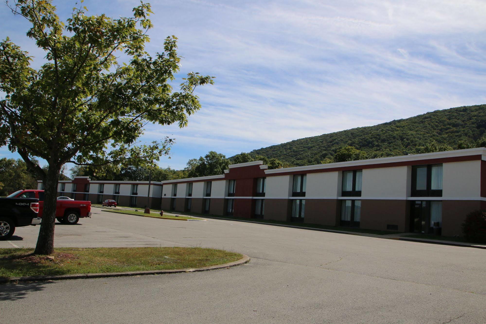Econo Lodge Inn & Suites Norton Kültér fotó