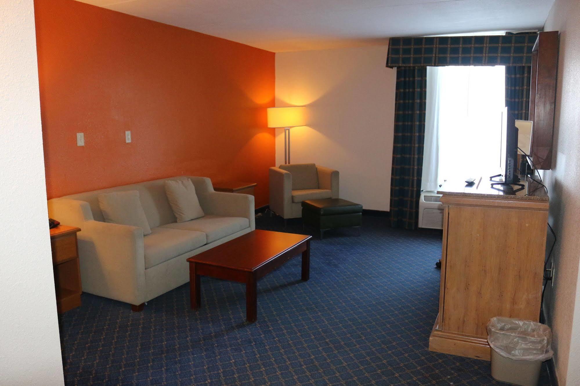 Econo Lodge Inn & Suites Norton Kültér fotó