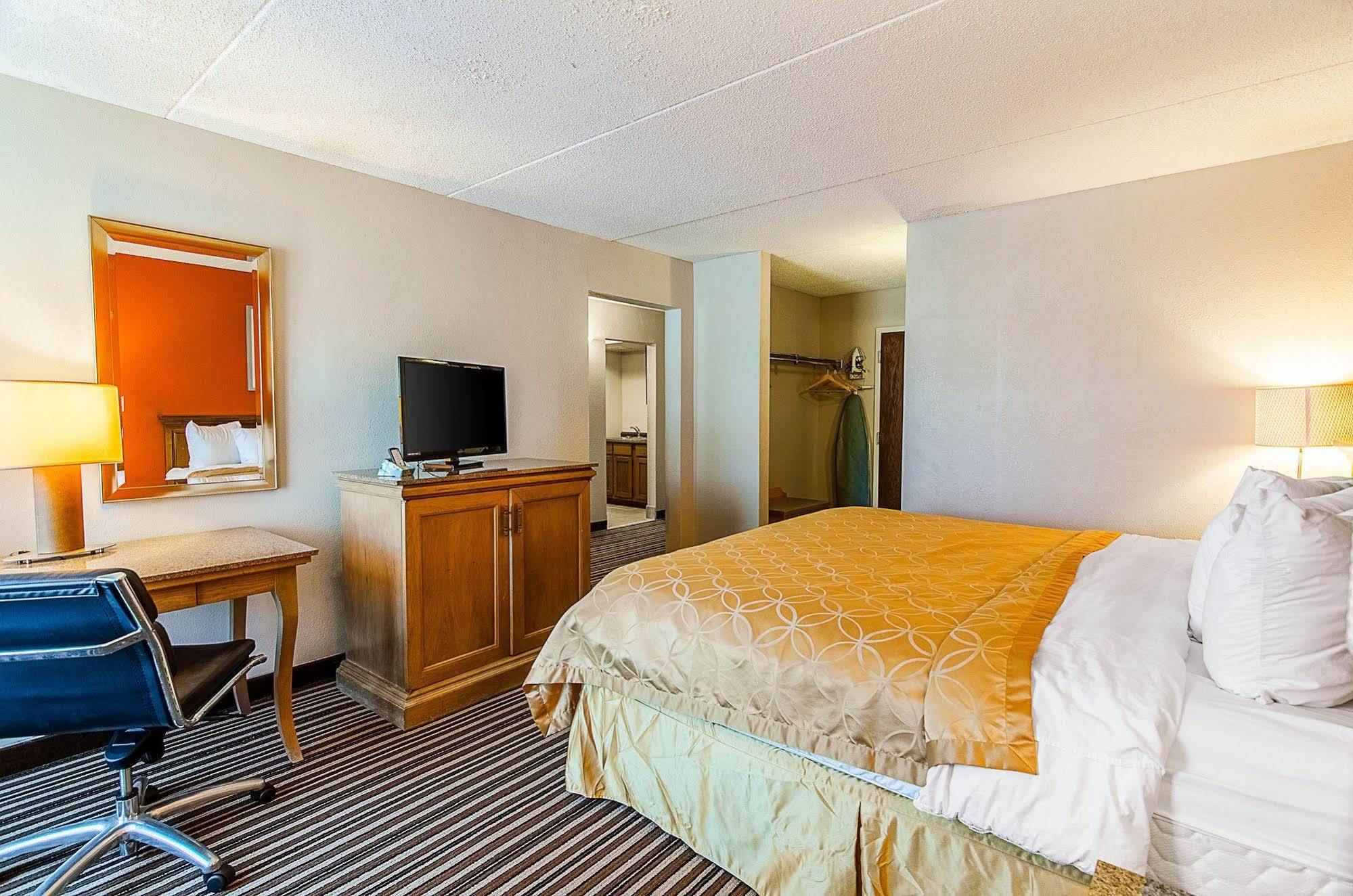 Econo Lodge Inn & Suites Norton Kültér fotó